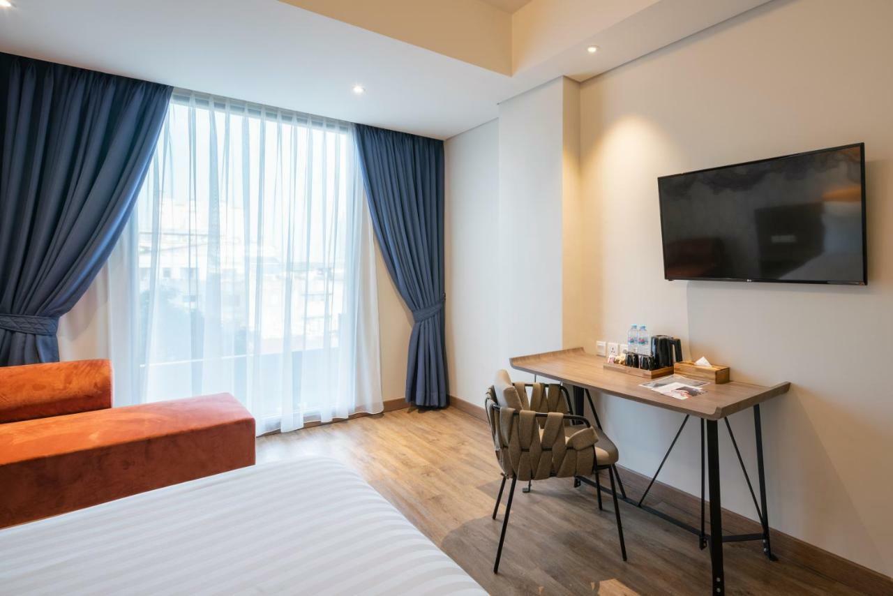 Luminor Hotel Jakarta Kota By Wh Exterior photo