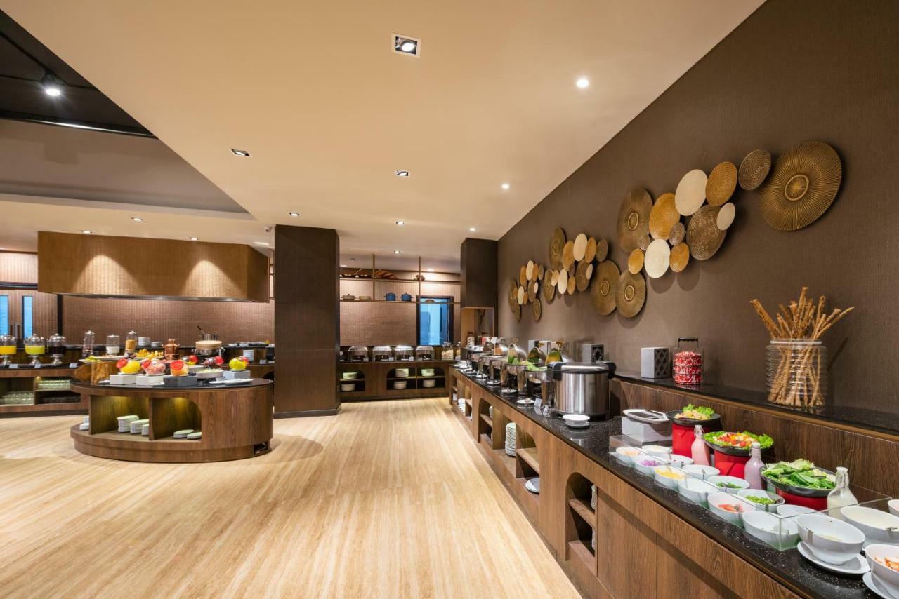 Luminor Hotel Jakarta Kota By Wh Exterior photo