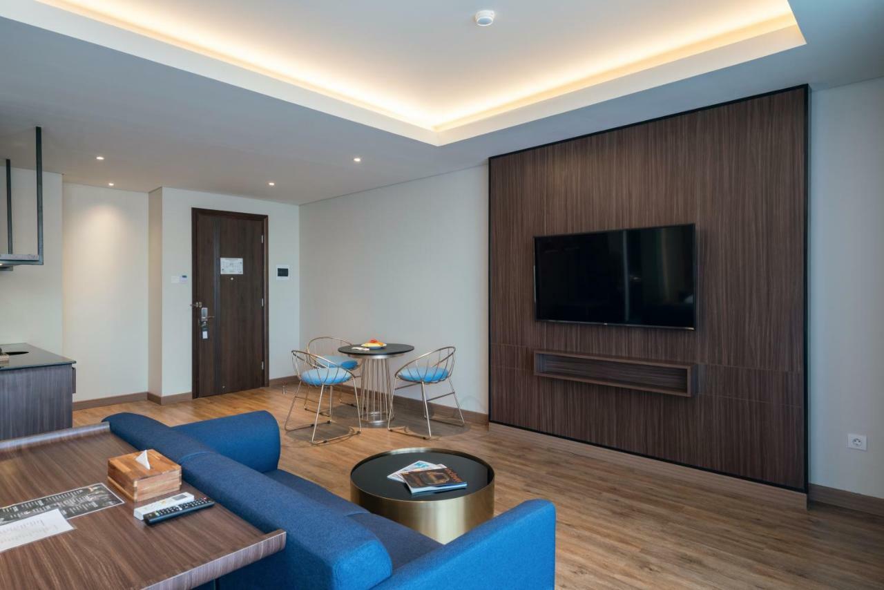Luminor Hotel Jakarta Kota By Wh Exterior photo